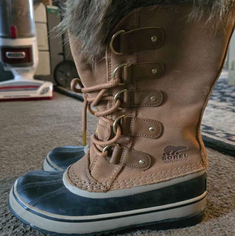 Sorel Joan of Arctic